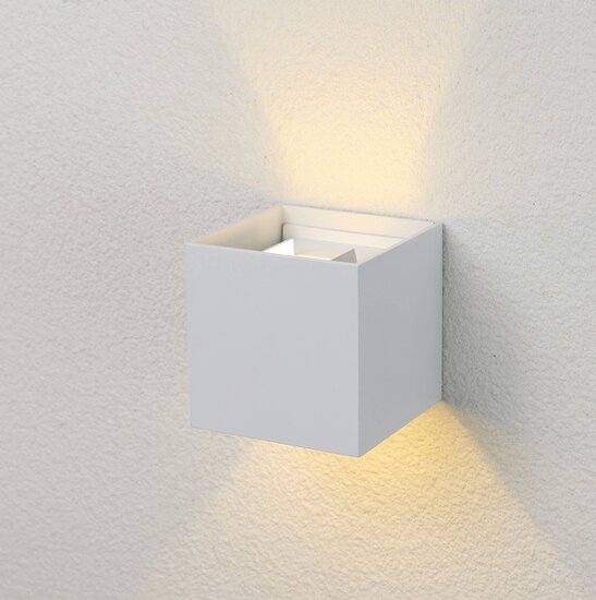 Witte Kubus Wandlamp 2x3W Dimbaar 2700K