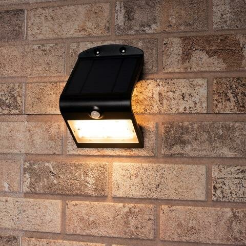 Solar Buitenlamp 400lm 3000K Zwart met IP65 Bescherming op muur