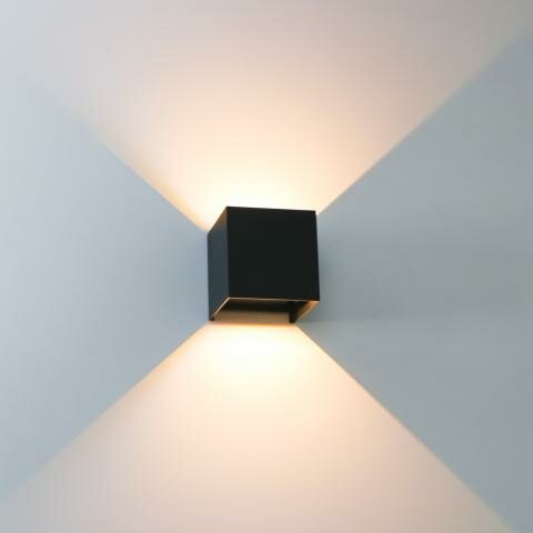 Outdoor wall light with light source 420lm 2700K-1800K