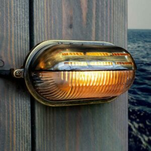 Bronzen Gulf scheepslamp van messing met geribbeld glas