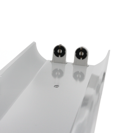 Wit IP22 reflectorarmatuur voor twee T8 LED TL-buizen van 150 cm