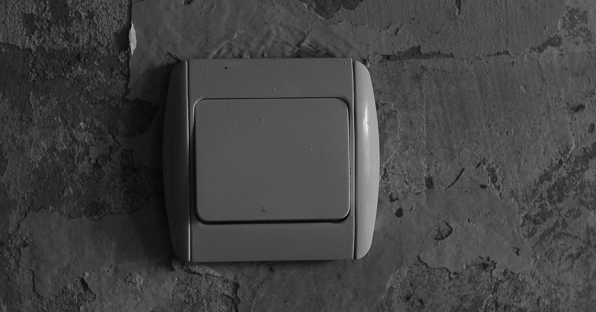 Gewone wandschakelaar als eindresultaat bij vervanging van een dimmer