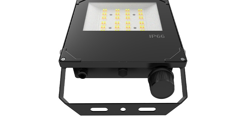 Floodlight met zichtbare montagebeugel en kabelinvoer